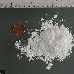 480px-CocaineHydrochloridePowder_cropped